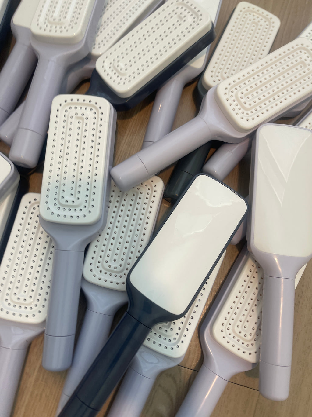 Self Cleaning Brush