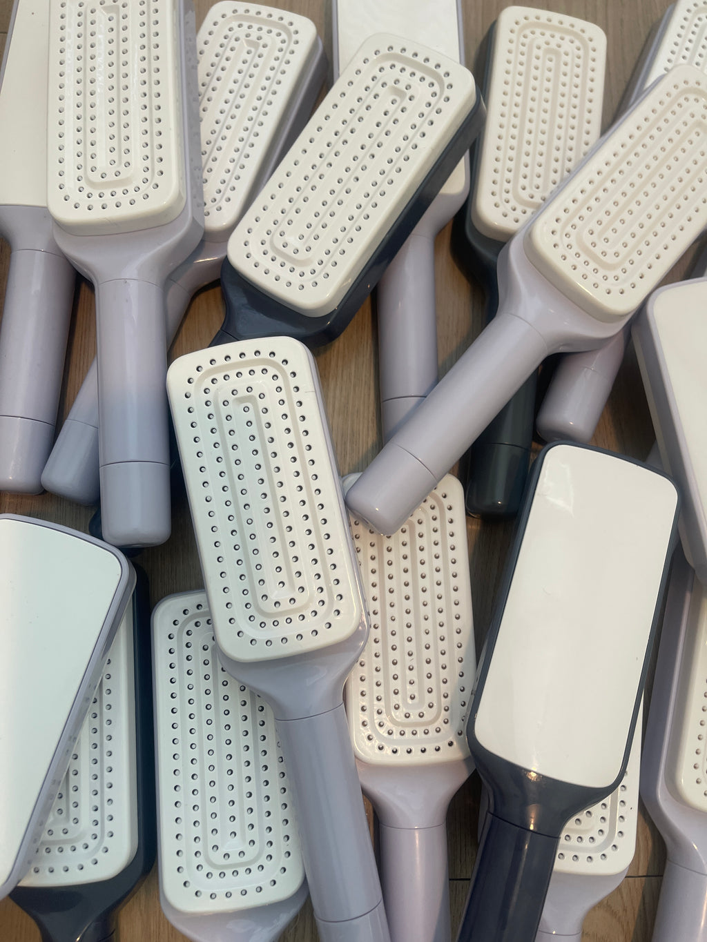 Self Cleaning Brush